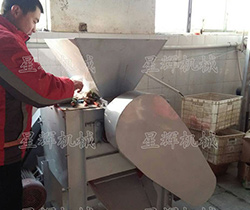 尿素破碎機(jī)